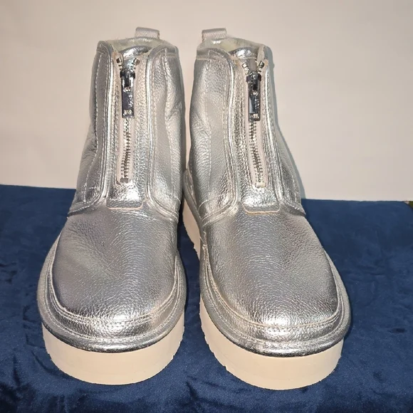 UGG Women's Metallic Silver Winter Boots - Picture 6 of 9